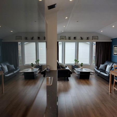 Modern En Chic Chalet Tot 4 Personen Op De Veluwe Recreatiepark De Oude Driest Putten Exterior photo