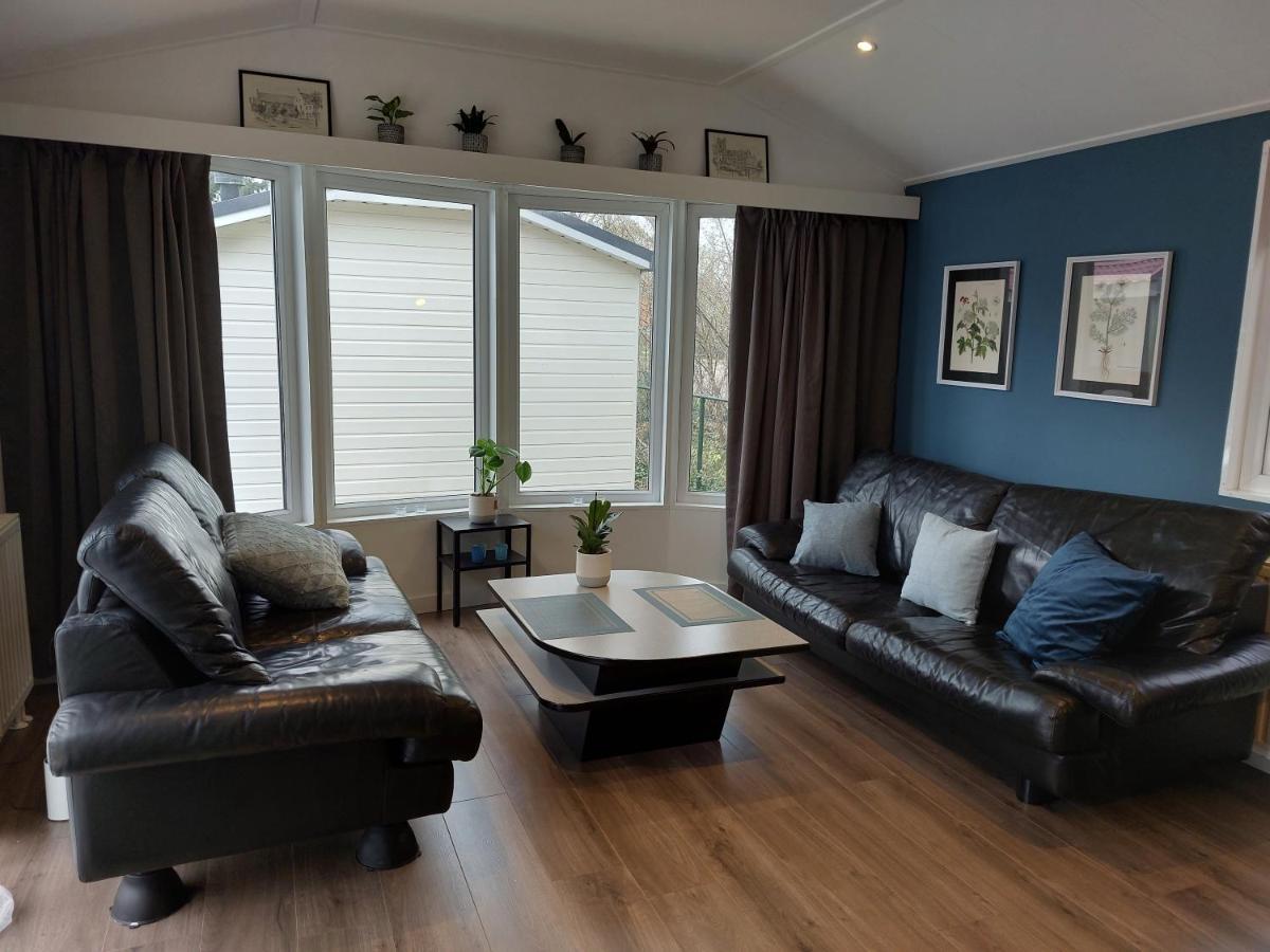 Modern En Chic Chalet Tot 4 Personen Op De Veluwe Recreatiepark De Oude Driest Putten Exterior photo