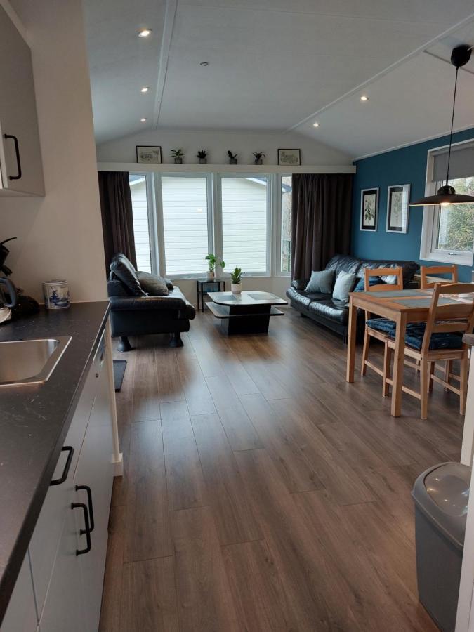 Modern En Chic Chalet Tot 4 Personen Op De Veluwe Recreatiepark De Oude Driest Putten Exterior photo