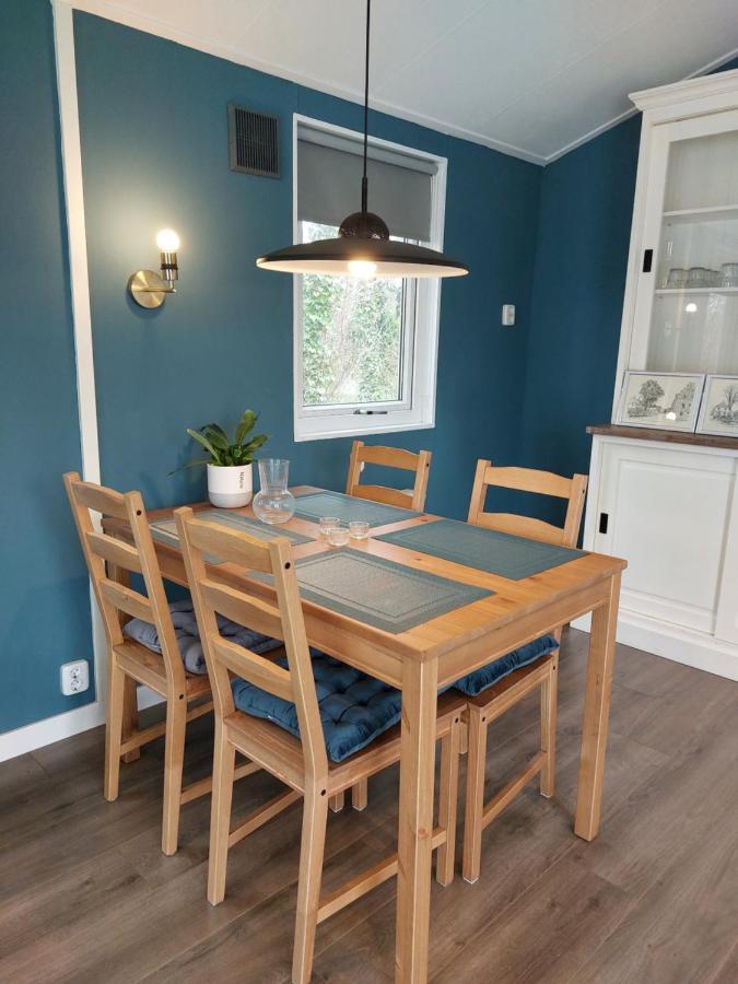 Modern En Chic Chalet Tot 4 Personen Op De Veluwe Recreatiepark De Oude Driest Putten Exterior photo