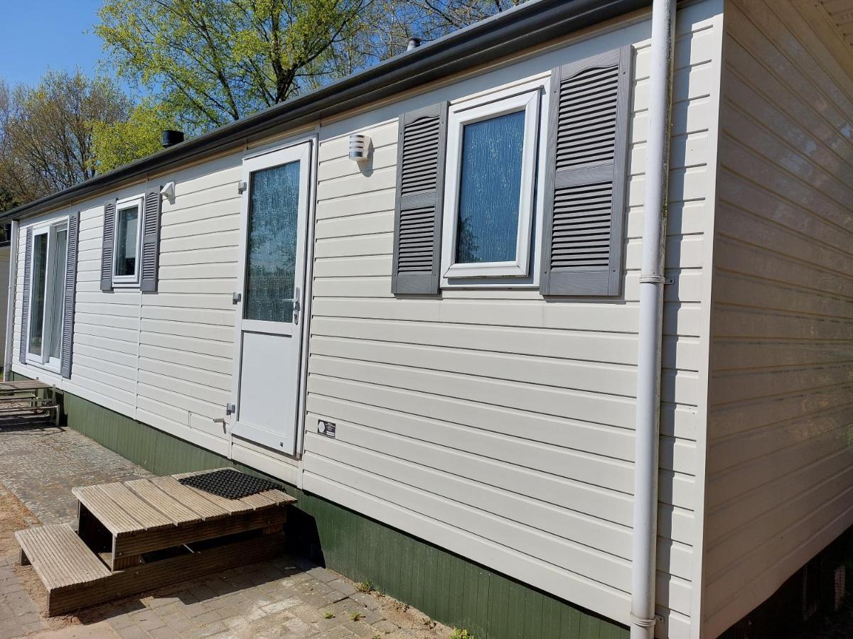Modern En Chic Chalet Tot 4 Personen Op De Veluwe Recreatiepark De Oude Driest Putten Exterior photo