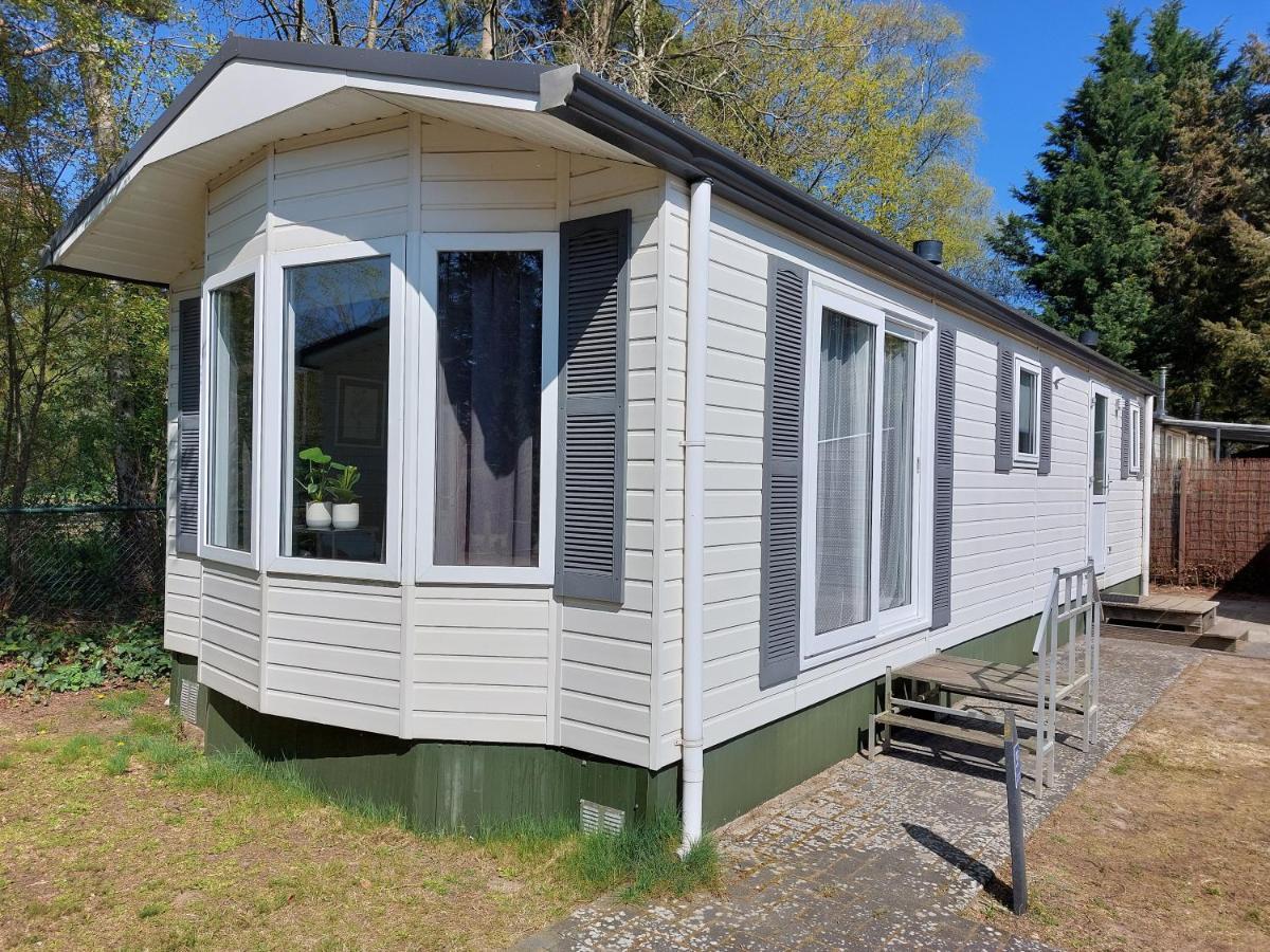 Modern En Chic Chalet Tot 4 Personen Op De Veluwe Recreatiepark De Oude Driest Putten Exterior photo