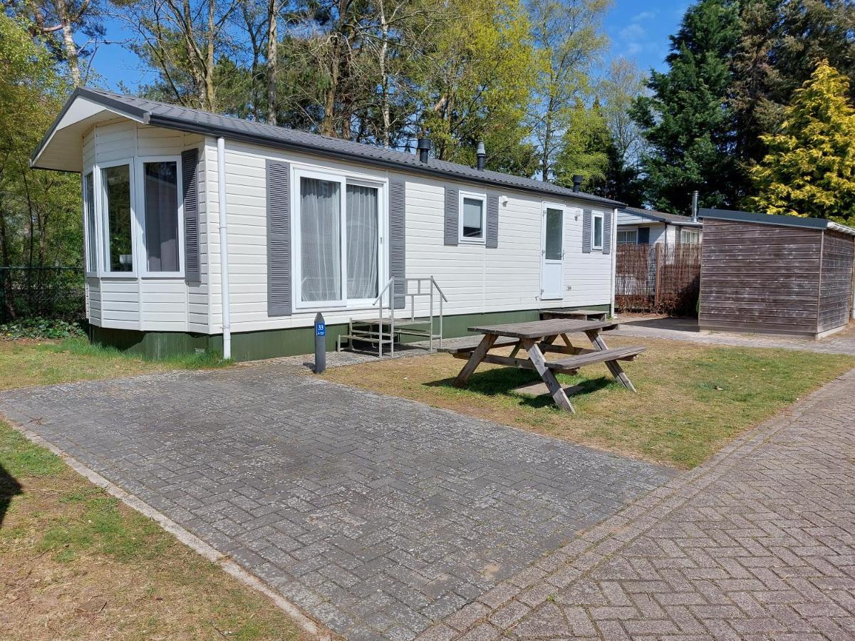 Modern En Chic Chalet Tot 4 Personen Op De Veluwe Recreatiepark De Oude Driest Putten Exterior photo